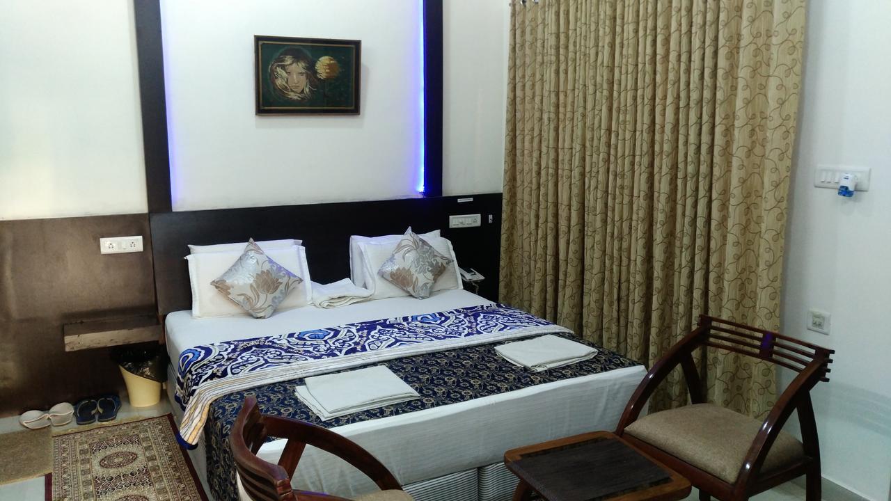 Bed and Breakfast The Residency à Amarkantak Extérieur photo