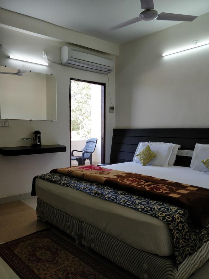 Bed and Breakfast The Residency à Amarkantak Extérieur photo